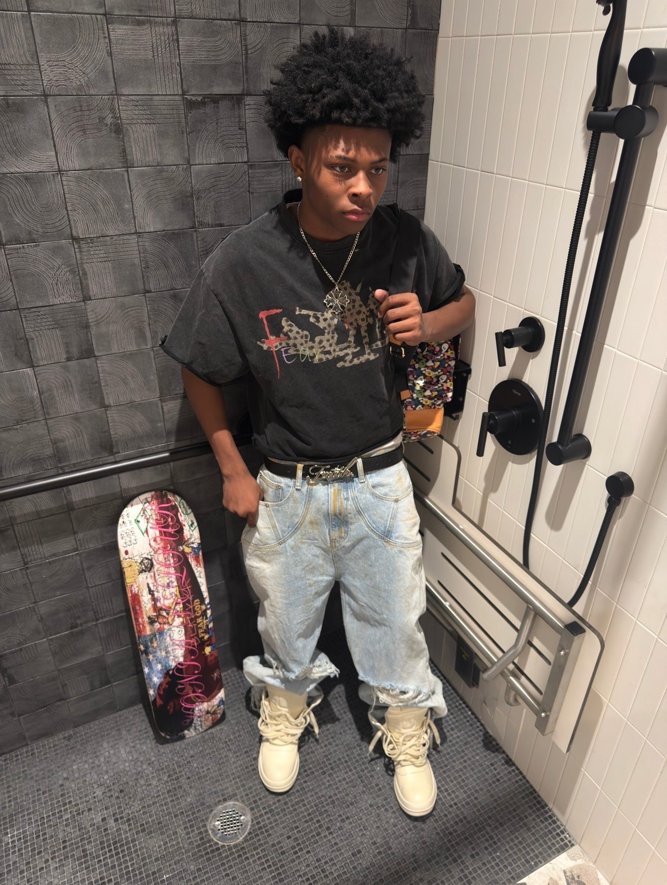 FEAR THE LORD – DISTRESSED GRAPHIC TEE