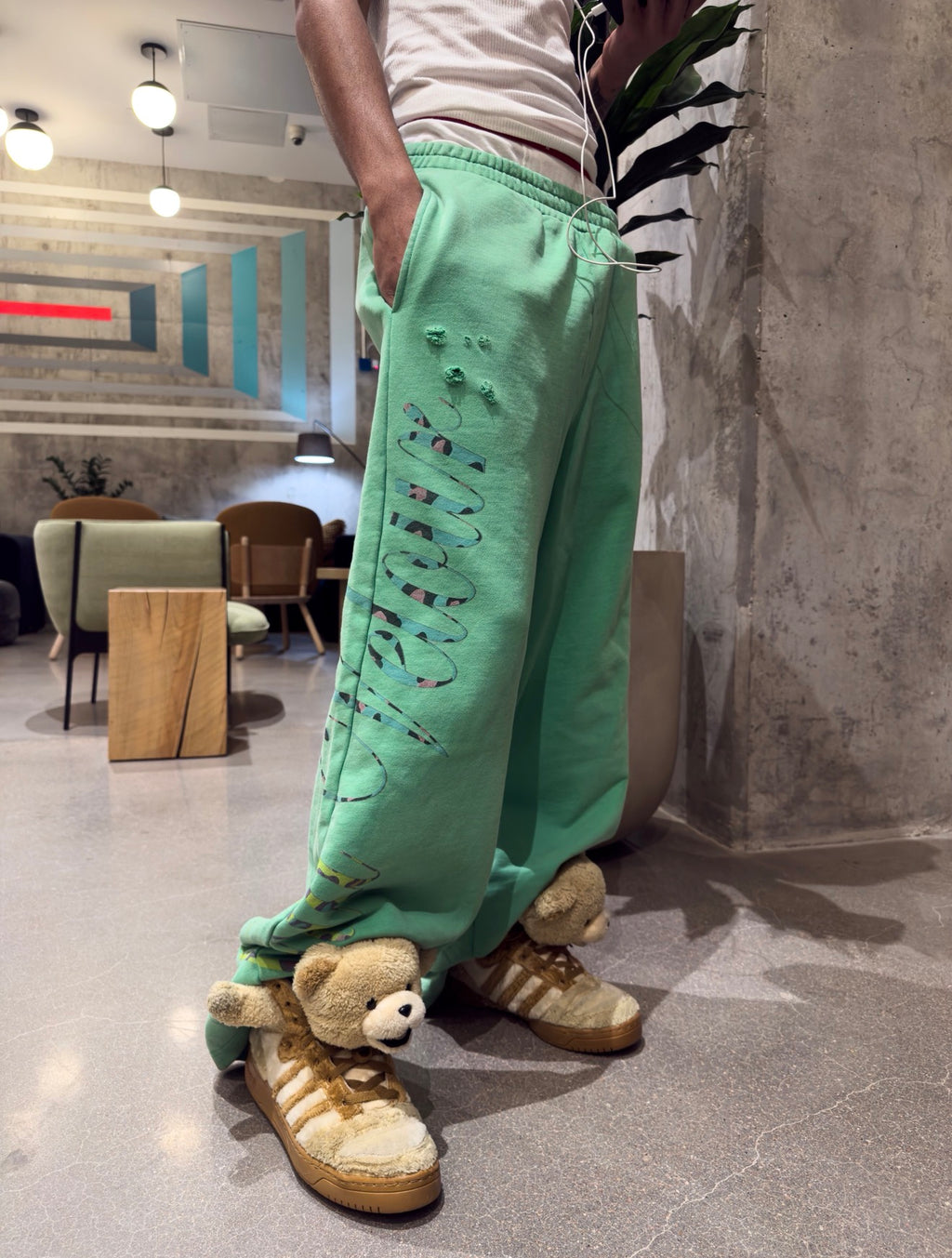 Baggy KoniaVelour SweatPants